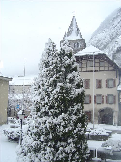 La Dent-du-Midi Hôtel&Restaurant Saint-Maurice Exterior foto